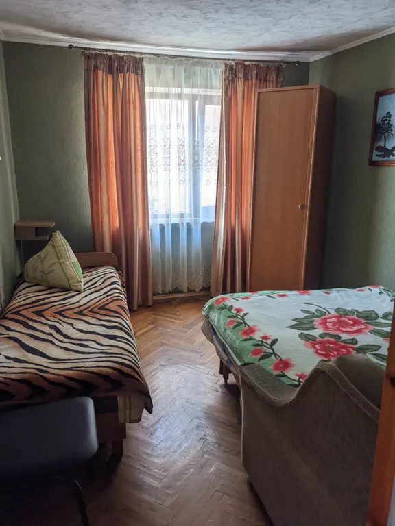 Отдельный дом в частном секторе с кухней и санузлом