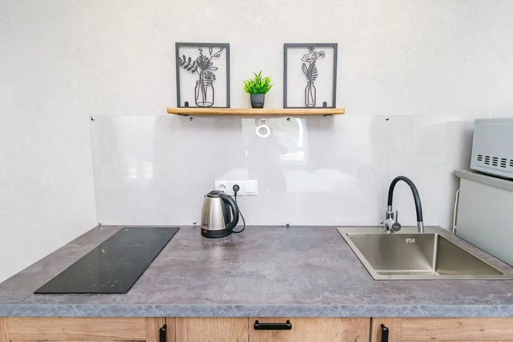 Стильная новая студия с видом на лес