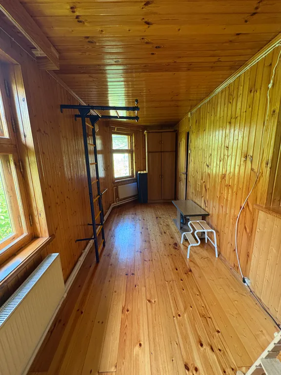 Уютный жилой зимний дом в сказочно живописном месте