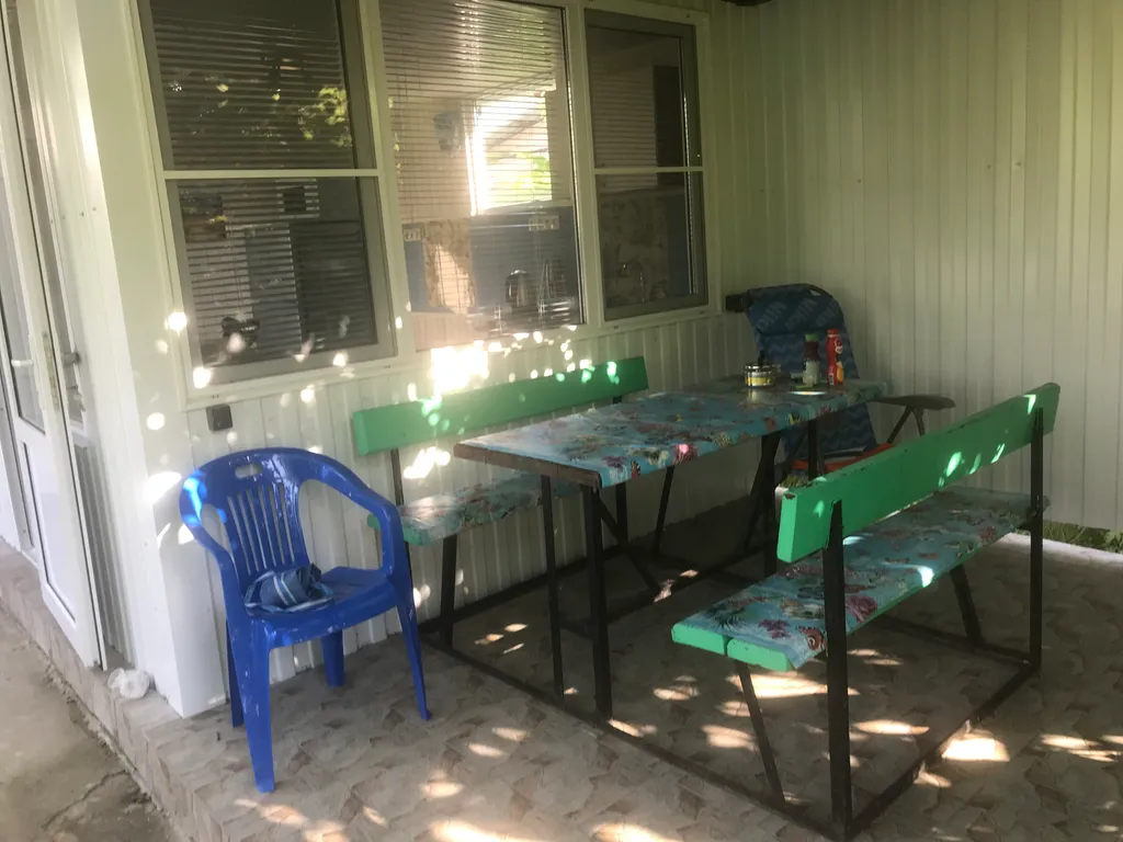 Часть дома с отдельным входом и верандой