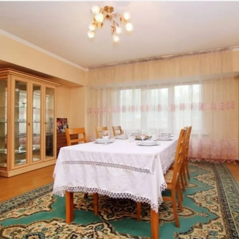 2-комнатная квартира в престижном районе Алматы "Золотой квадрат"