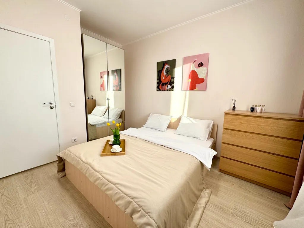 Биг трешка с двумя спальнями и кухней-гостиной