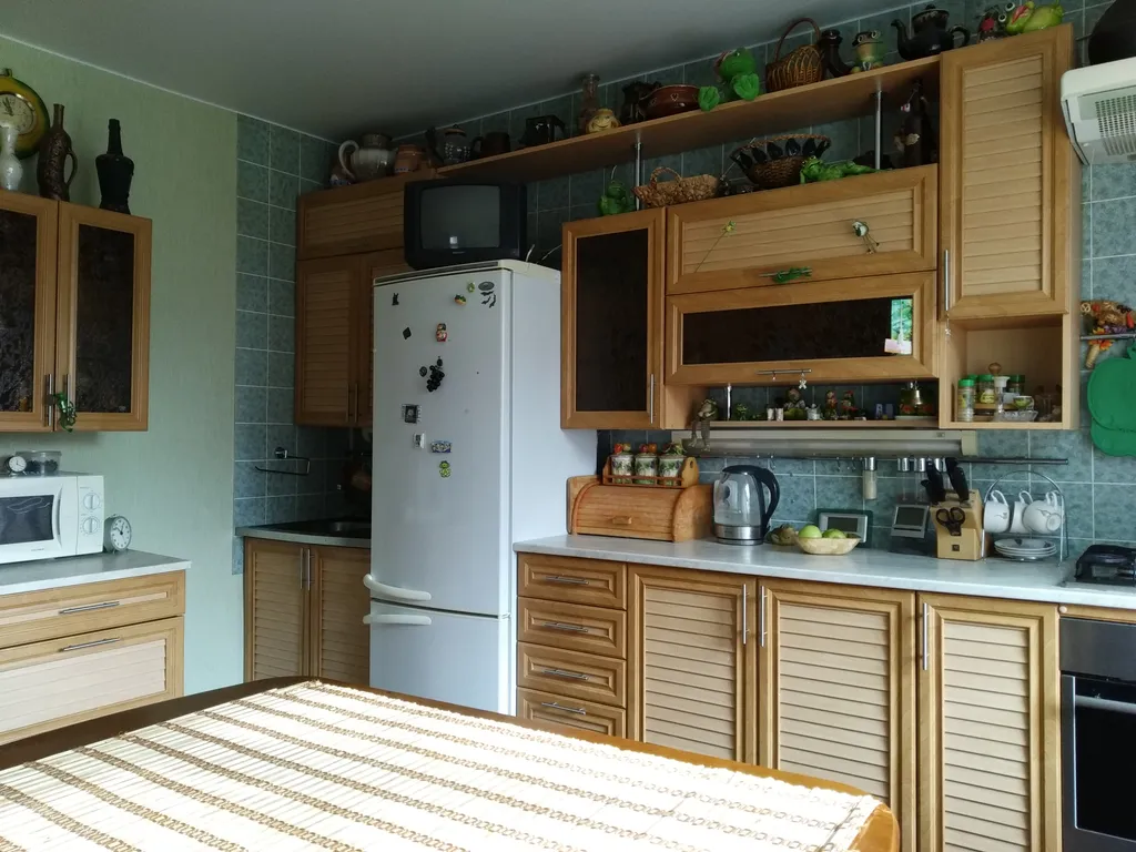 Уютный дом в черте города Осташков на берегу озера Селигер