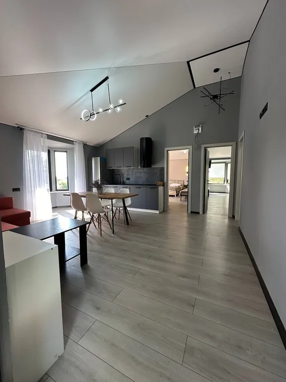 4-комнатная Квартира