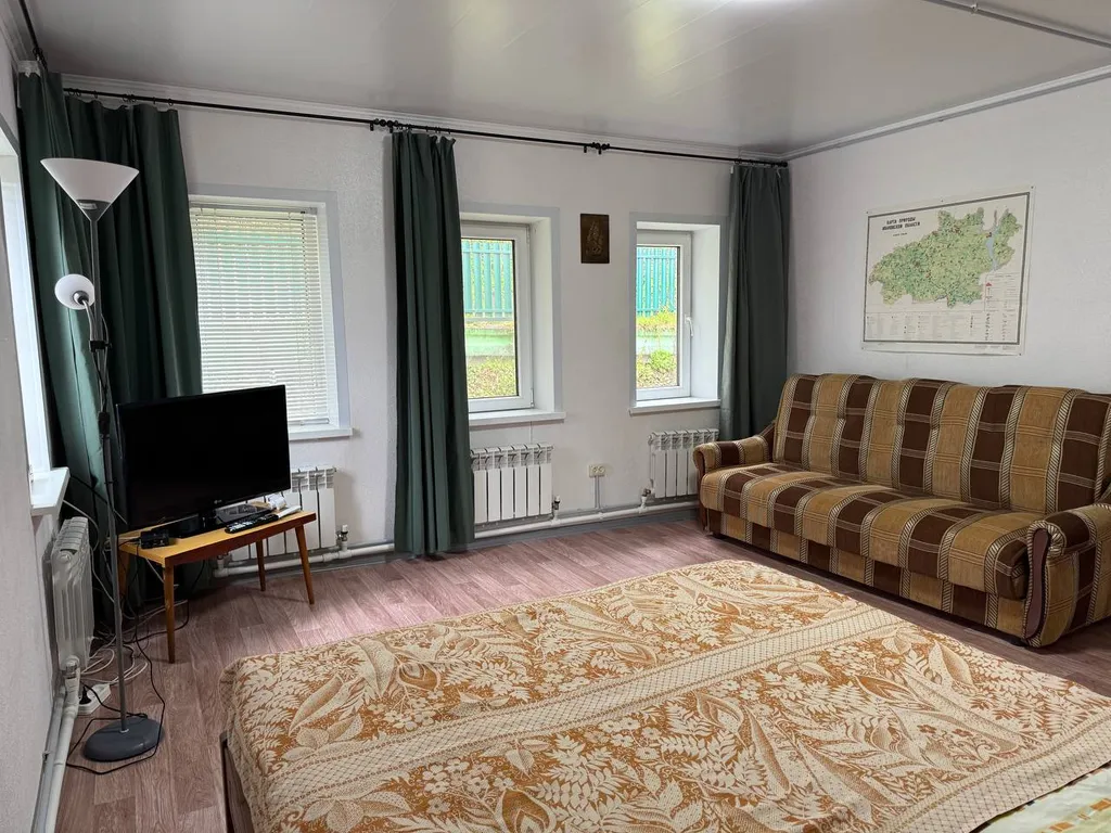 Частный дом У холма