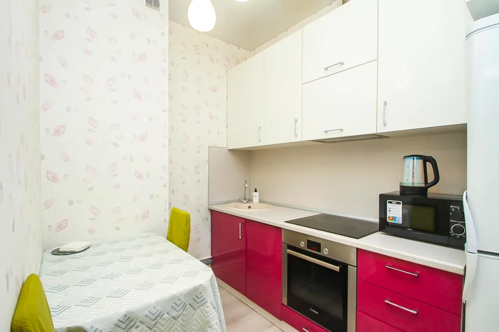 2 комнатная квартира возле тц Аура