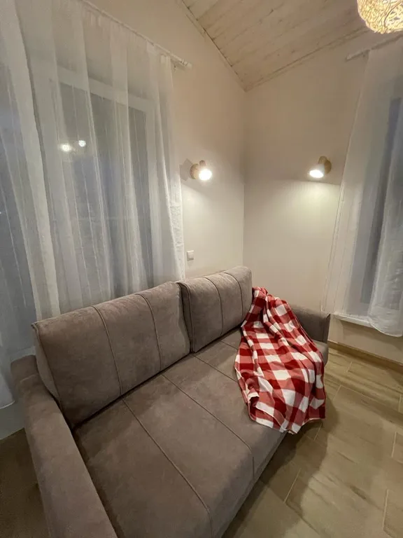 Уютный дом с видом на озеро с камином. Собственный закрытый пляж