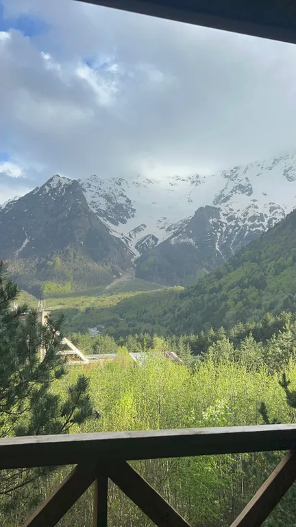 Уютный коттедж в живописной горной долине