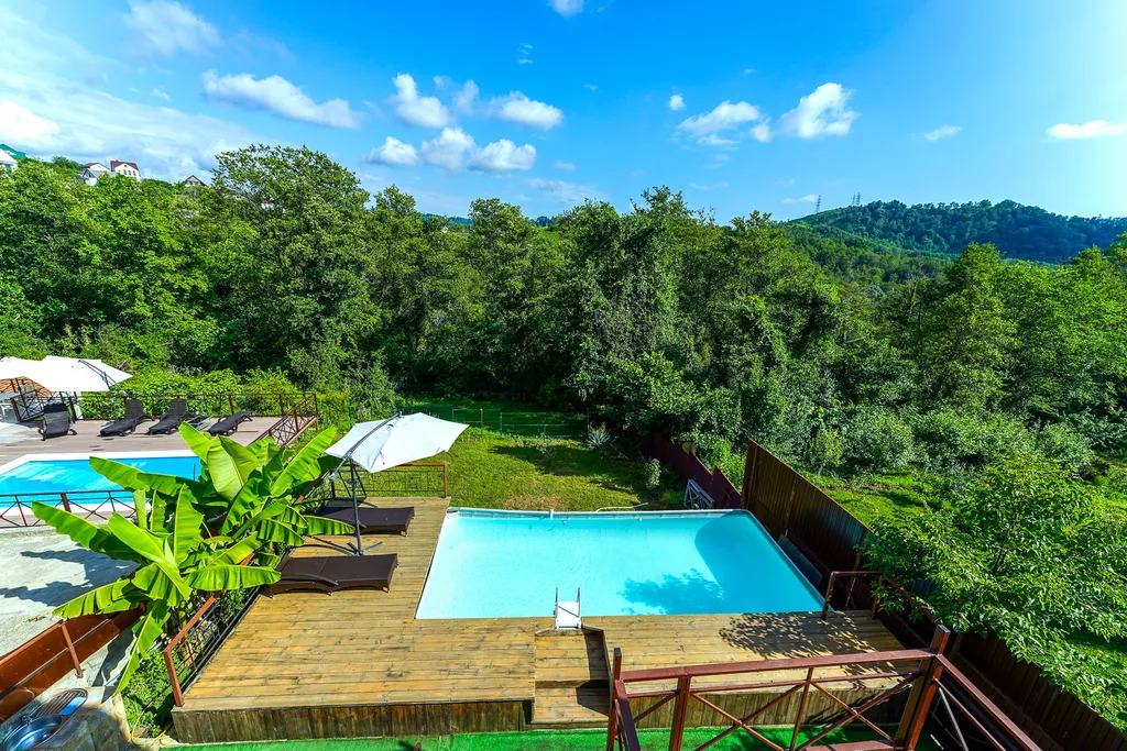 Эко-дом из Сруба с бассейном