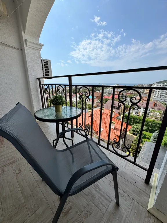 Шикарная с видом на море и горы