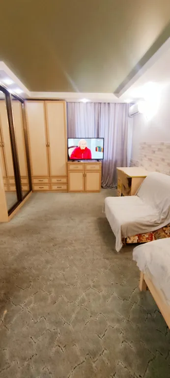 Уютная двухкомнатная квартира между вокзалом и Быхановым садом и ЛД Звездный