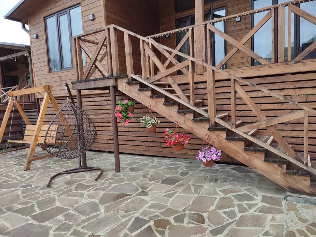 Уютный новый дом с прекрасным видом на горы