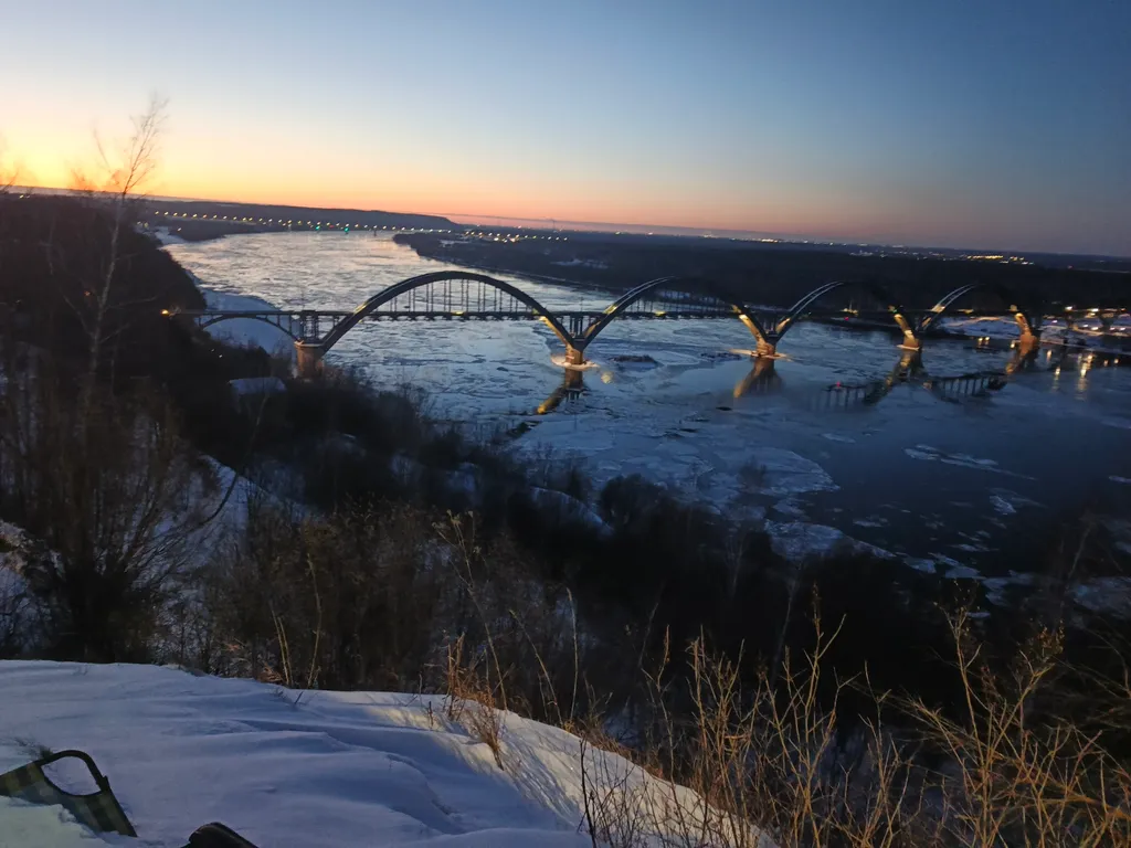 Дом на краю света с видом на Оку рядом с горнолыжной деревней Новинки