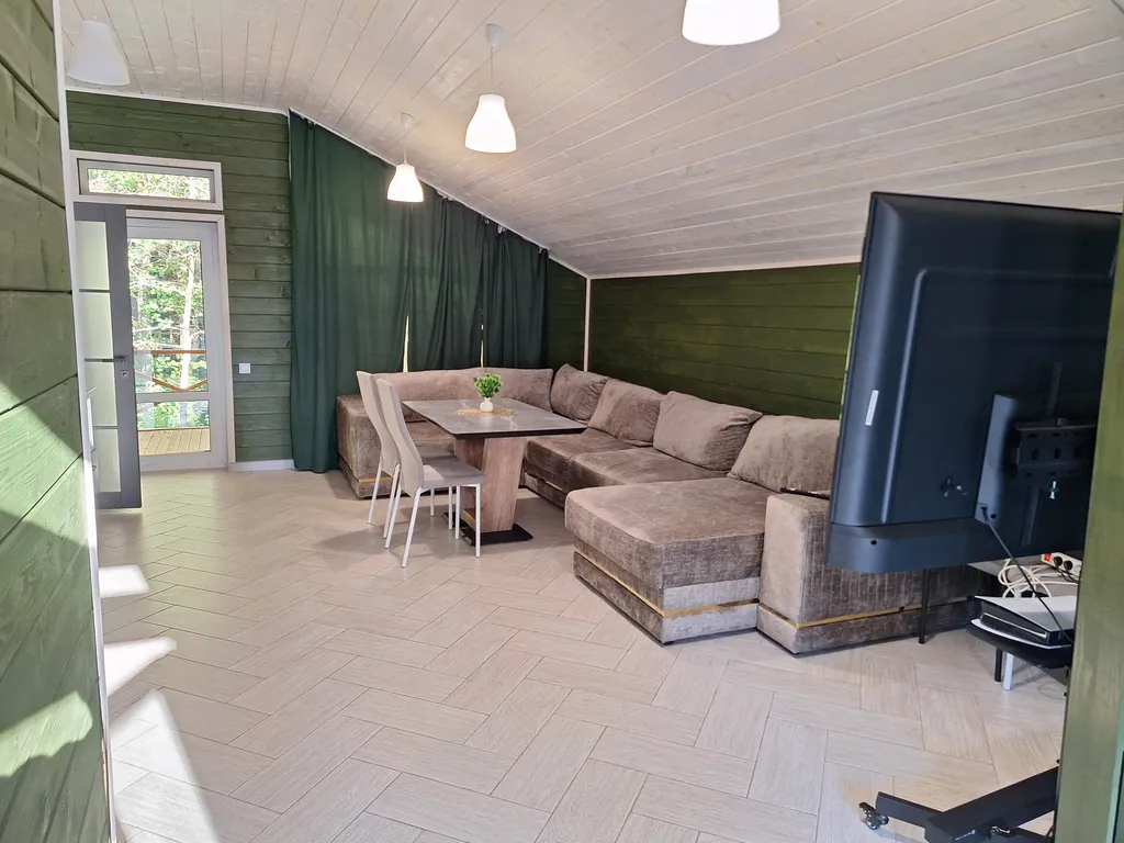 Уютный домик с верандой и видом на лес, посуточно.