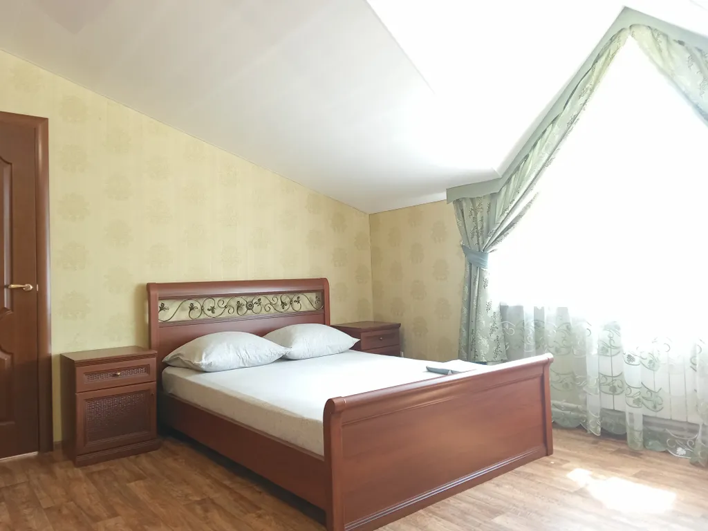 Чистая уютная двухкомнатная квартира в самом центре города