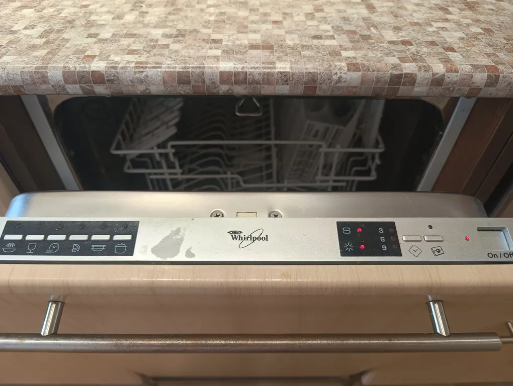 Квартира возле штаба округа и ТЦ Счастье