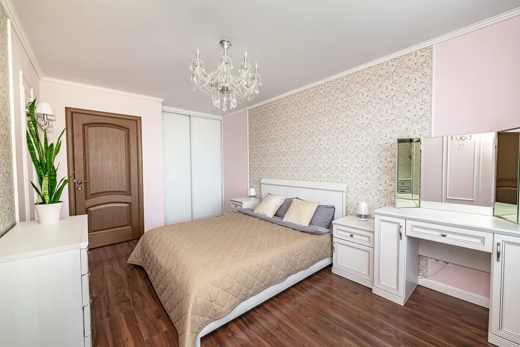 Прекрасная квартира с шикарным видом на мост в центре