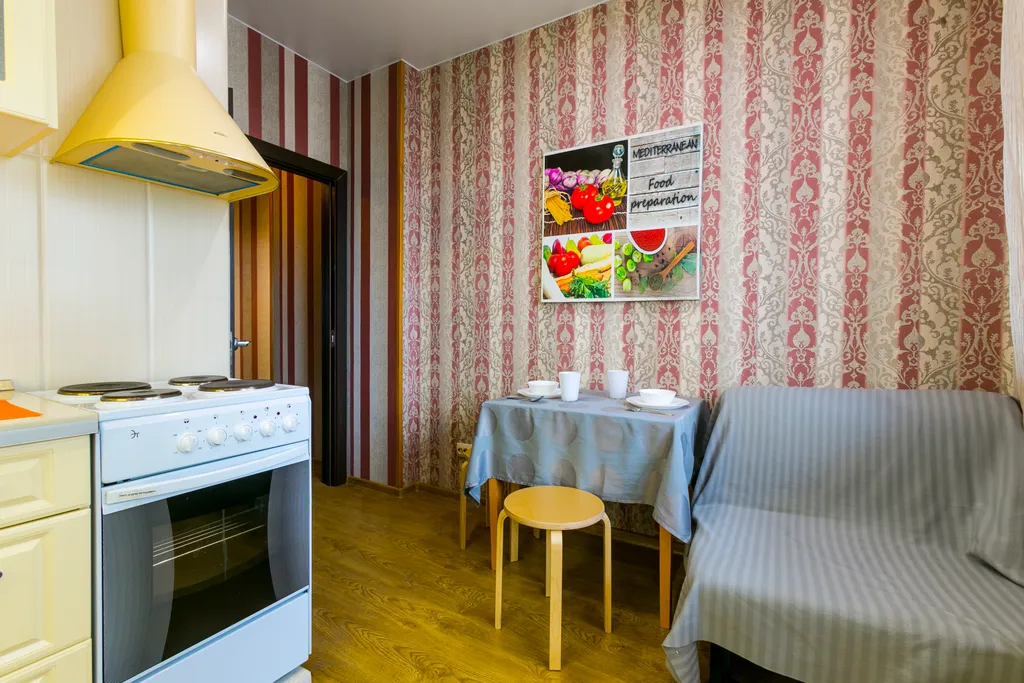 Комфорт и уют в двухкомнатной квартире на тихой улице