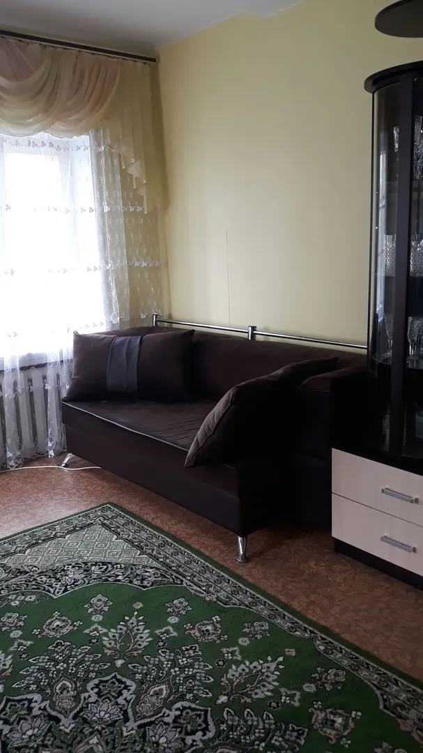 Комната с двумя диванами и возможностью доп. Места