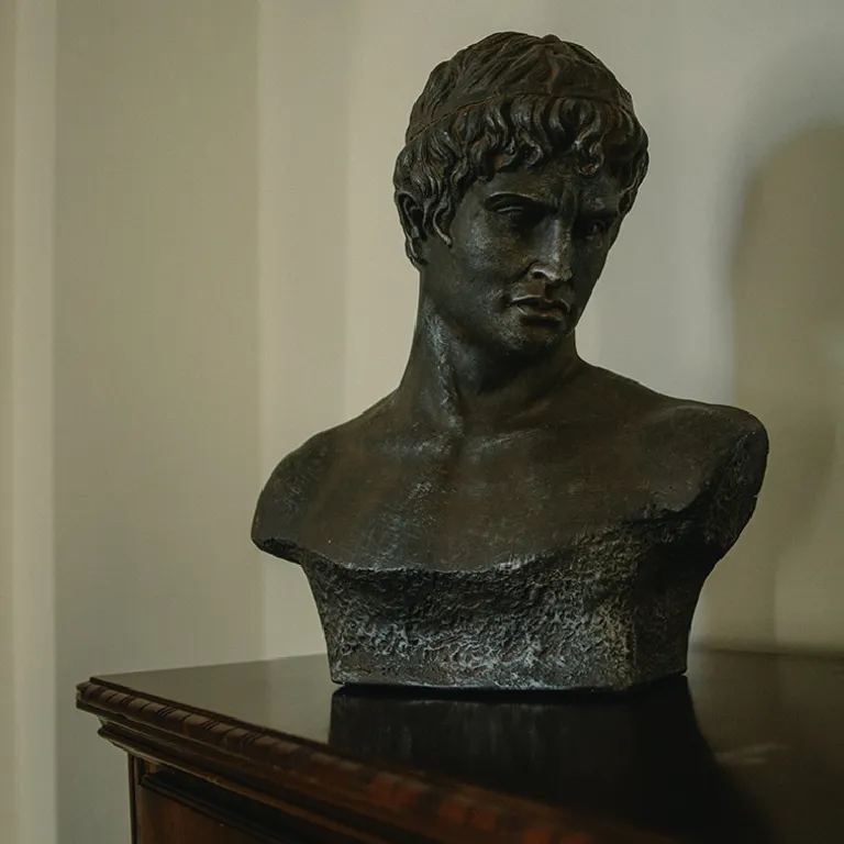 Гермес в доме-музее XIX века