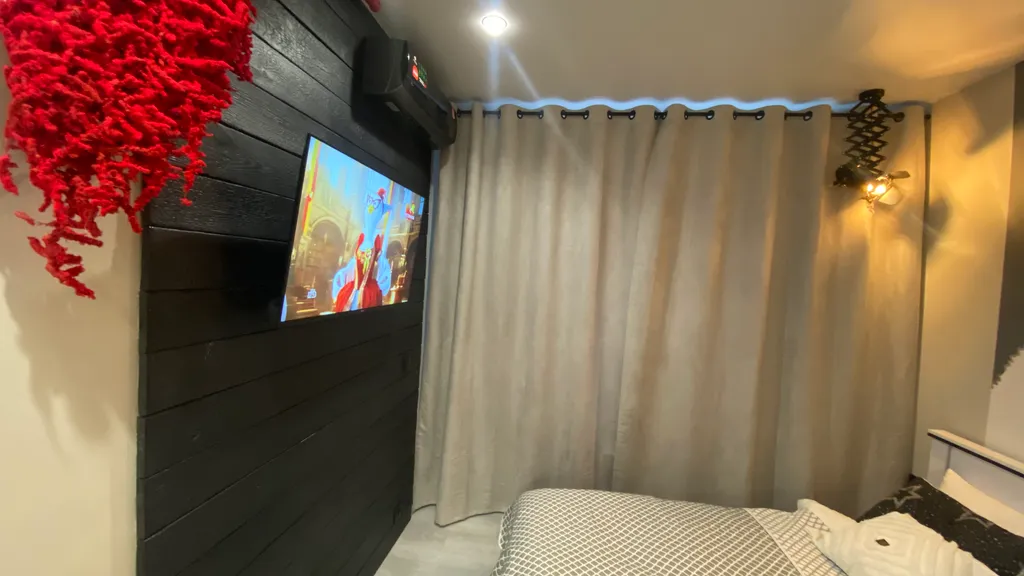 В постели с Монро