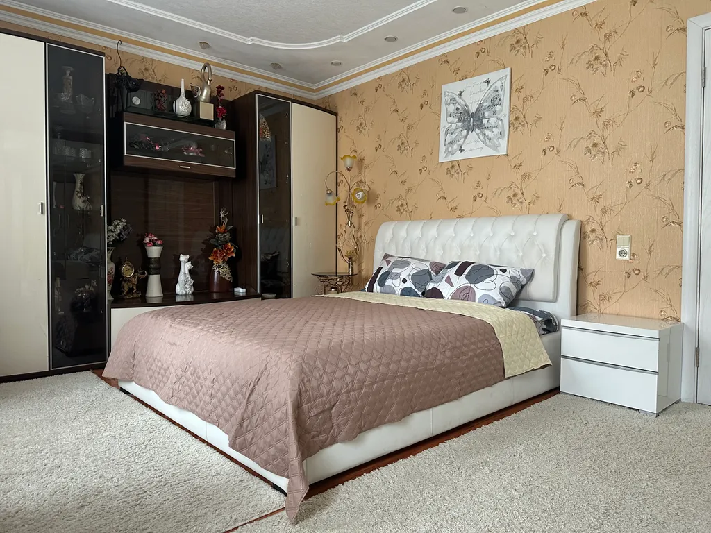 Уютная двухкомнатная квартира с камином на Завелечье — аренда посуточно в Псков