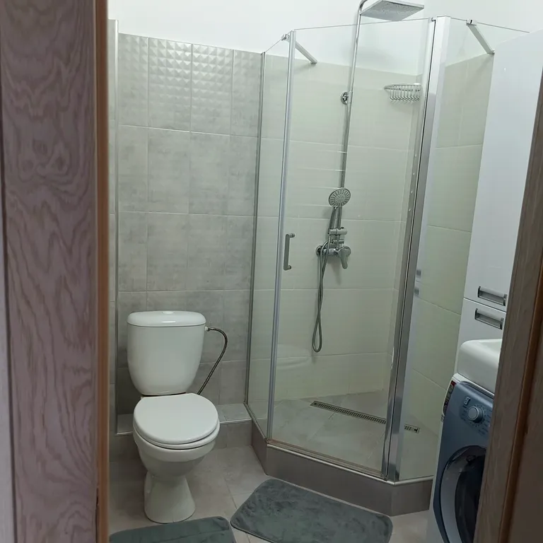 Квартира -студия с современным ремонтом