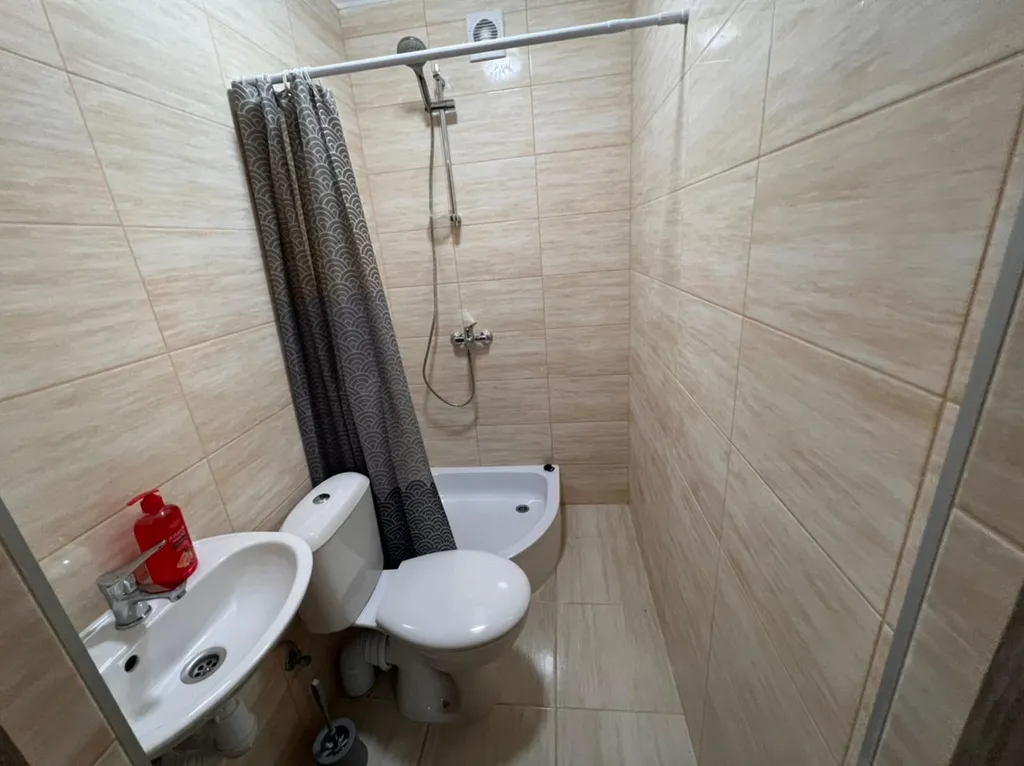 Домик рядом с морем