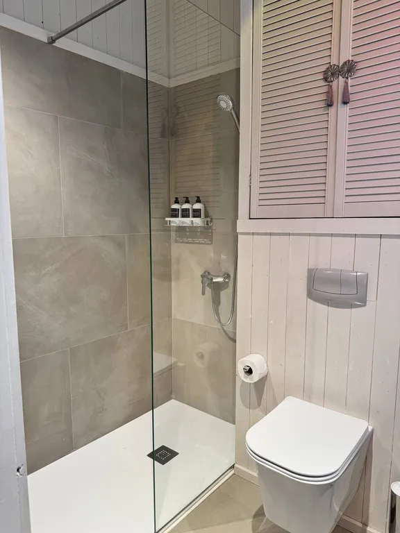 Дом в Абхазии у Черного моря (На волне)