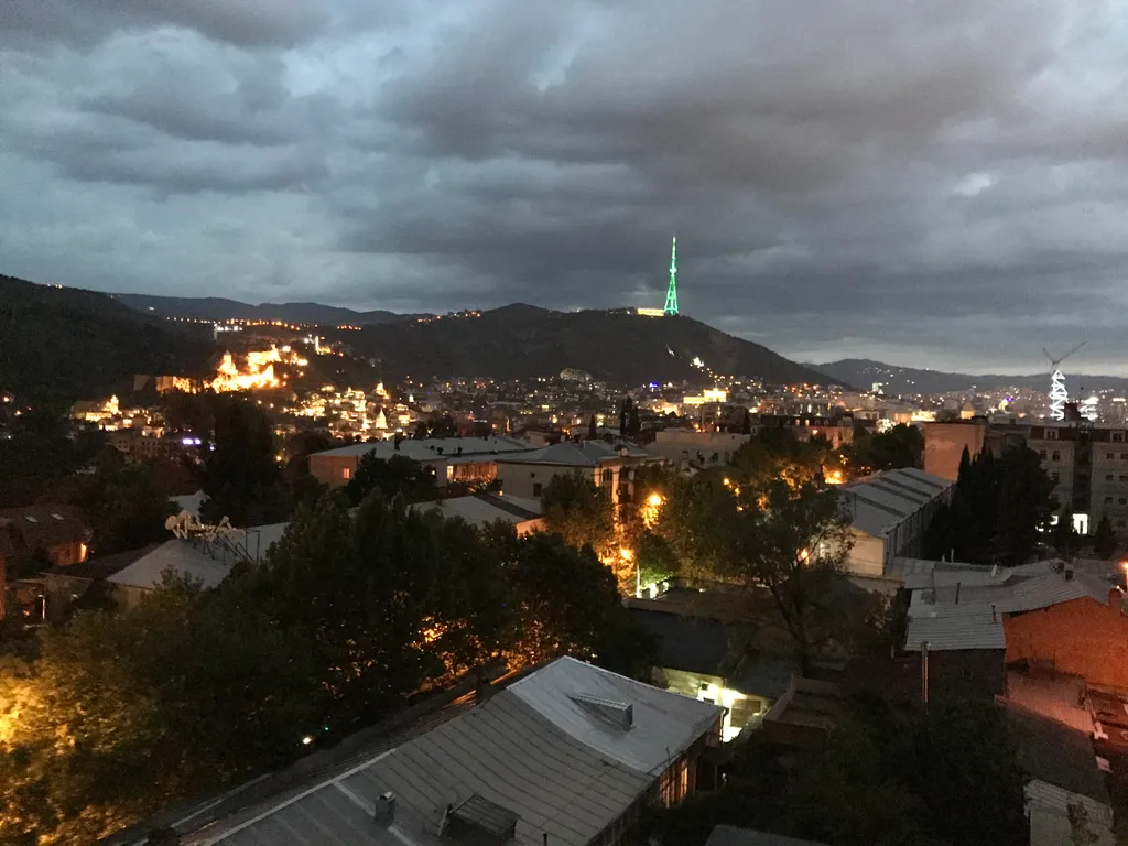 Потрясающий вид на старый Тбилиси