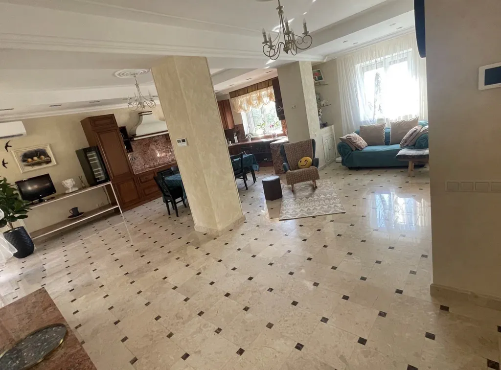 9-комнатный Дом