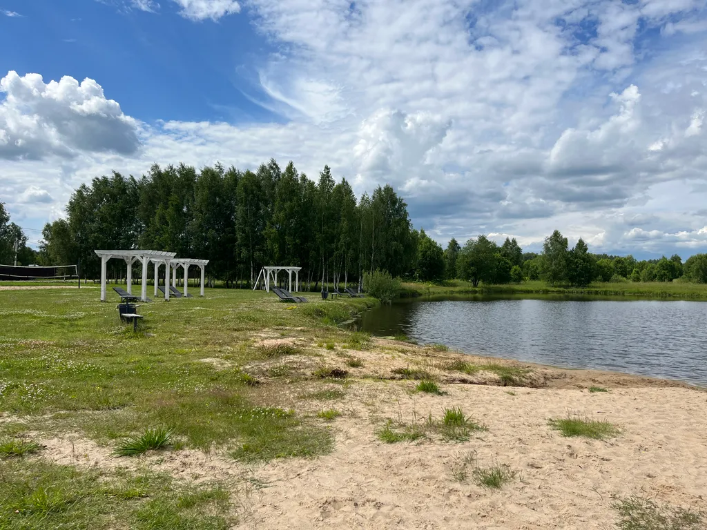 Стильный Барнхаус в окружении леса с сауной и сибирским банным чаном