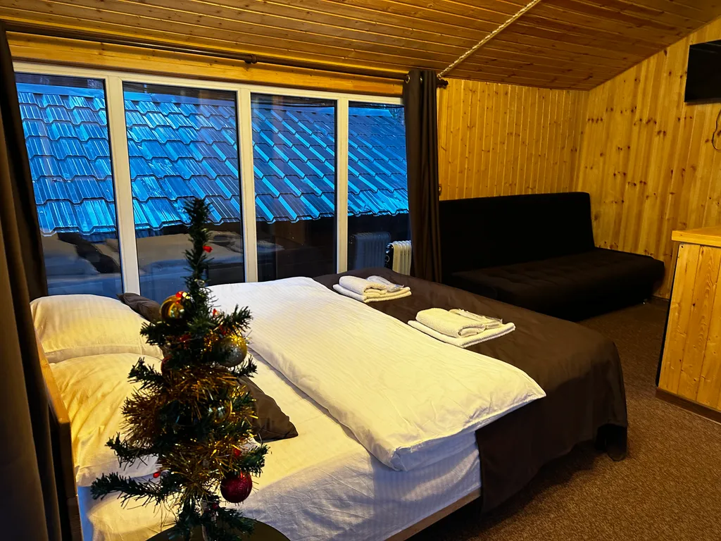 Коттедж Уютный домик с панорамными окнами с видом на лес — Архыз