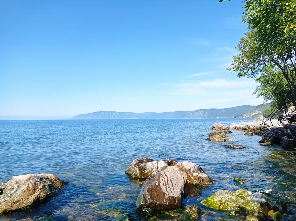 Студия - лофт с панорамным видом в центре Листвянки