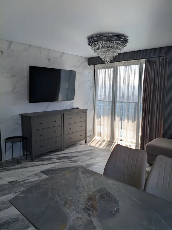 Квартира с отдельной спальней с лучшим видом на море и стадион