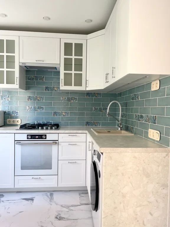 Уютная и светлая квартира с новым ремонтом в центре Адлера