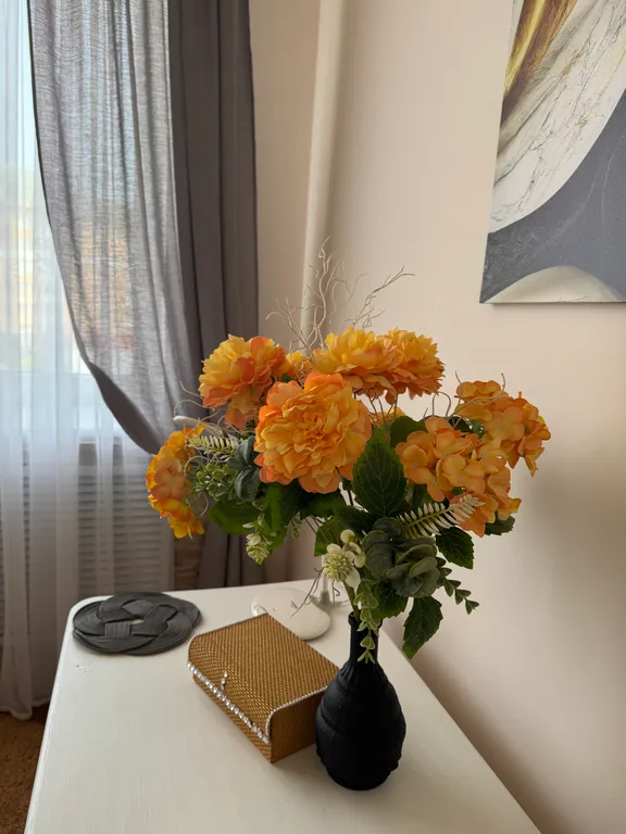 Красивая трёхкомнатная квартира в центре с видом на площадь