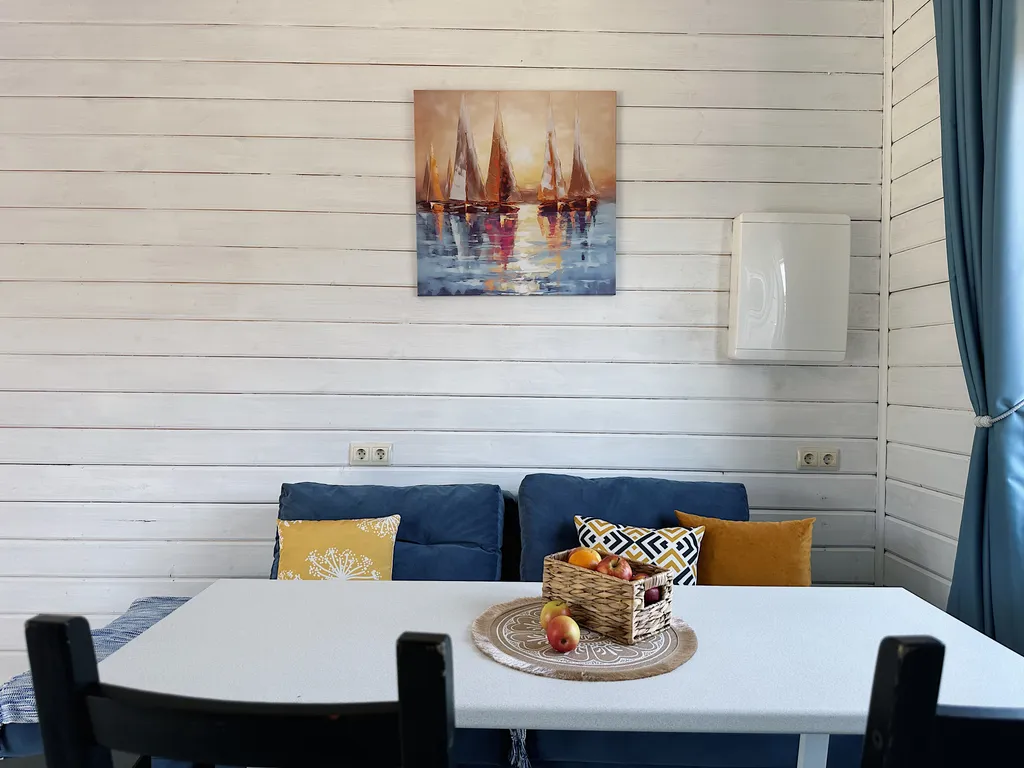 Коттедж с сауной с видом на лес