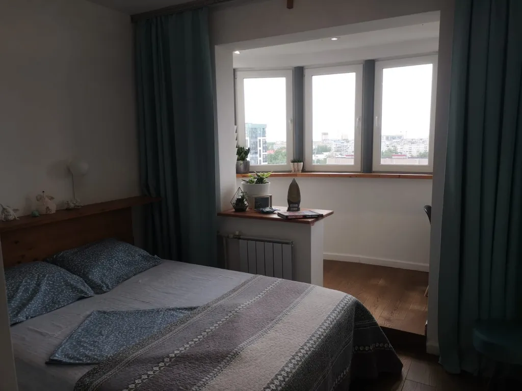 Видовая двухкомнатная квартира в центре города