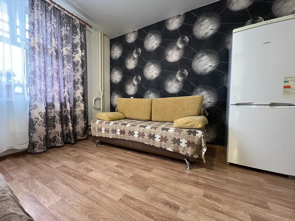 Уютная студия в Северном с кроватью и диваном