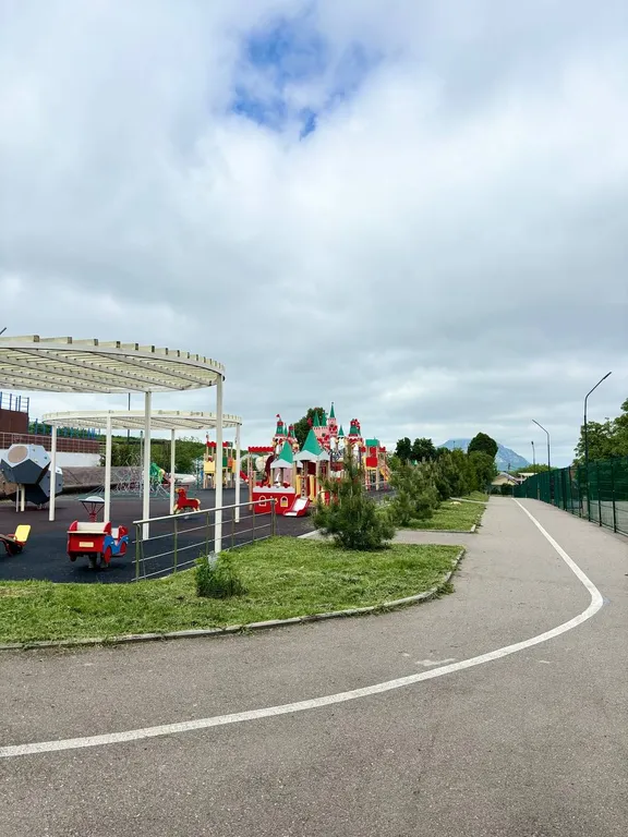 Апартаменты на берегу озера с видом на гору Бештау