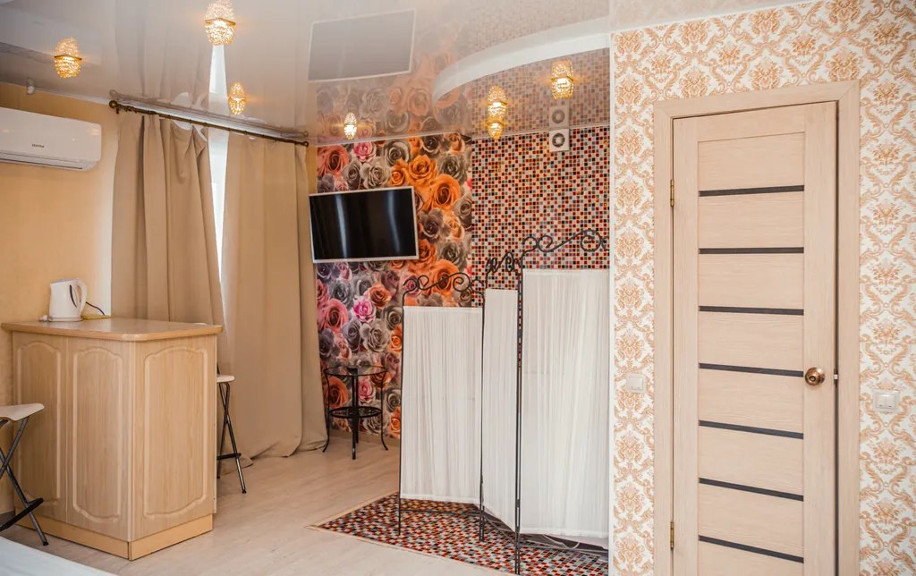 Люкс с огромной кроватью, джакузи и камином