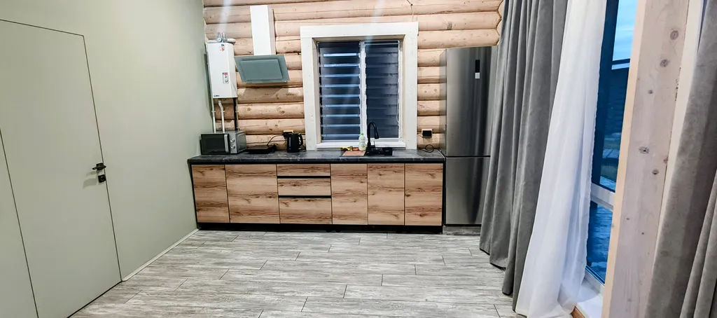 Срубовый дом на берегу Волги