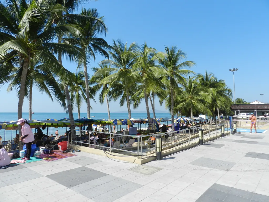 Апартамент с боковым видом на море