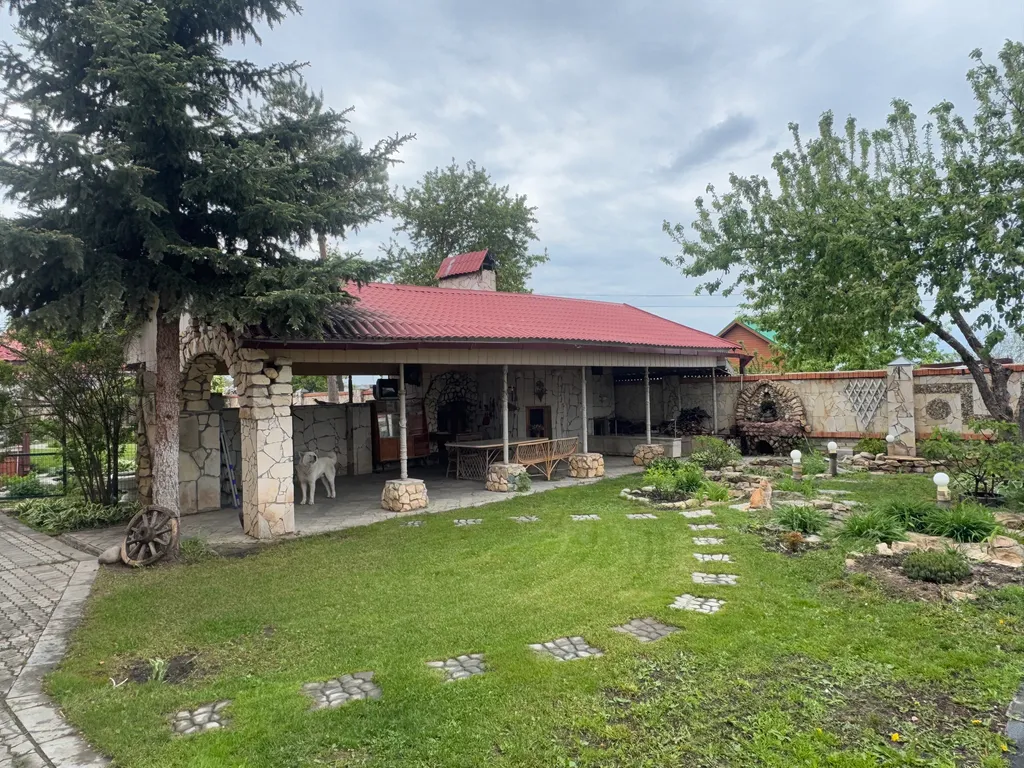 Уютный дом за городом