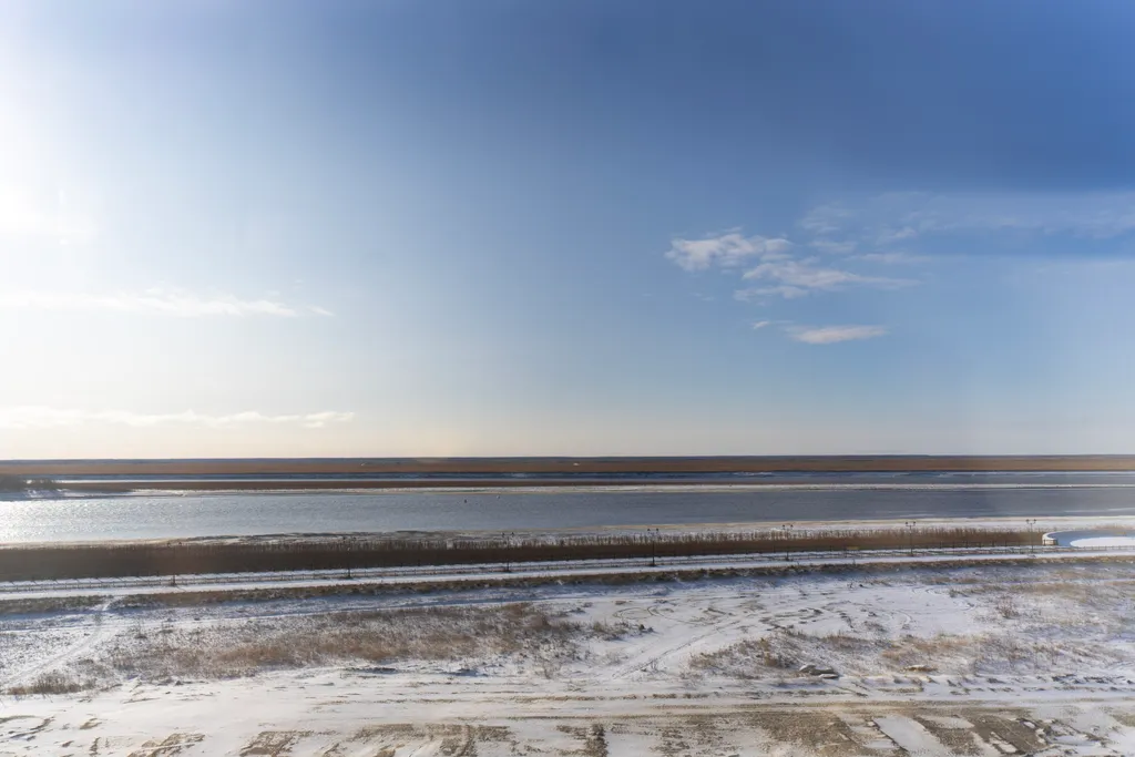 Уютная студия с видом на реку Иртыш