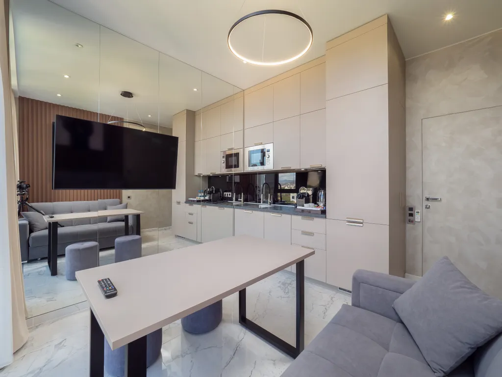 Апартаменты с красивым панорамным видом на город и море