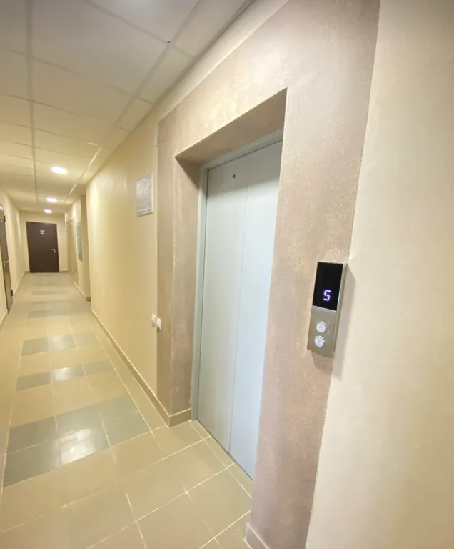 Новая квартира напротив трц апорт расположен в западное части города