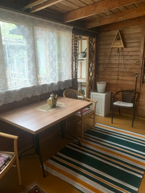 Живописный дом на природе недалеко от города