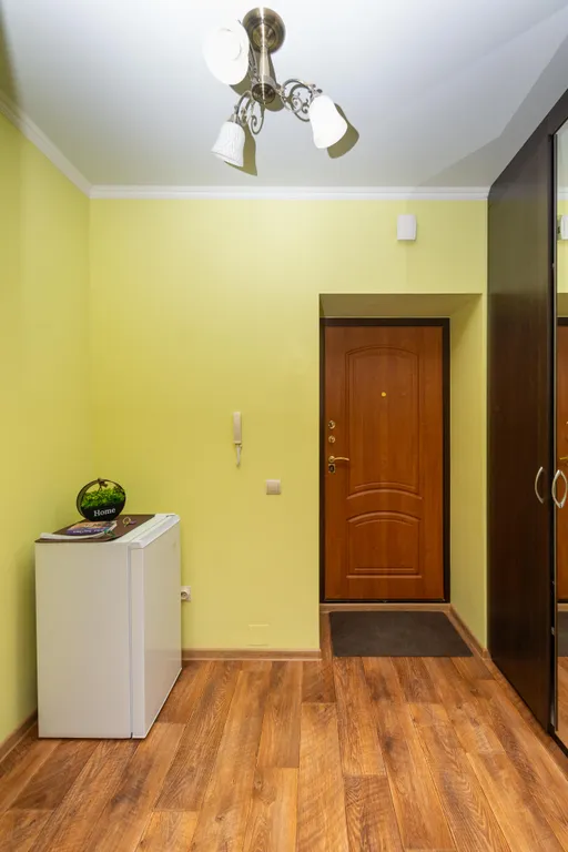 Квартира Улучшенная студия — Тюмень